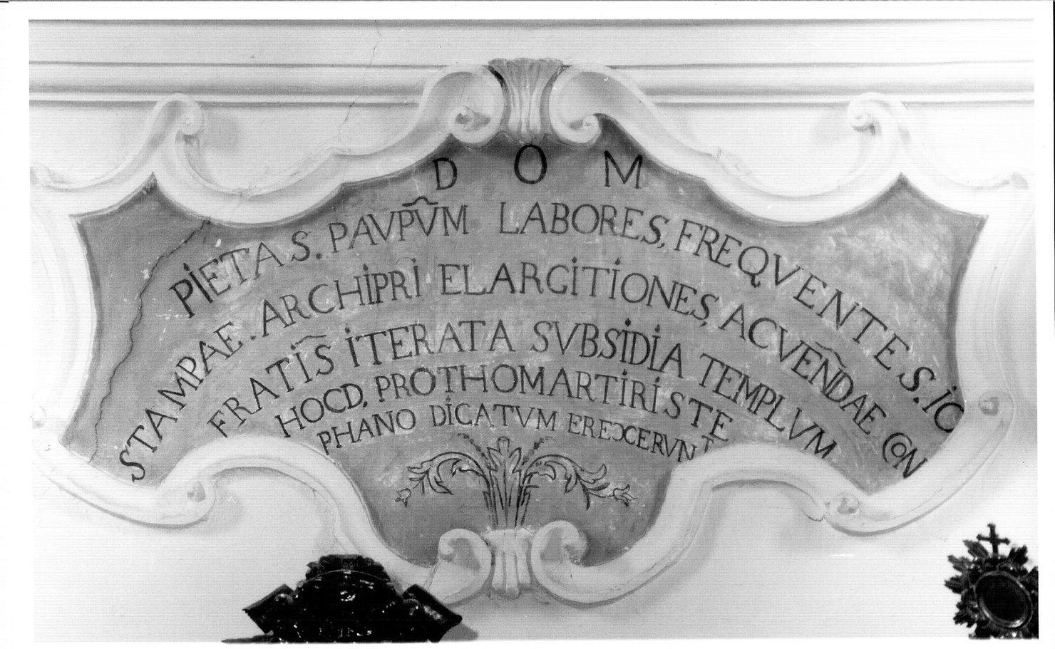 lapide commemorativa, opera isolata - bottega lombarda (metà sec. XVIII)