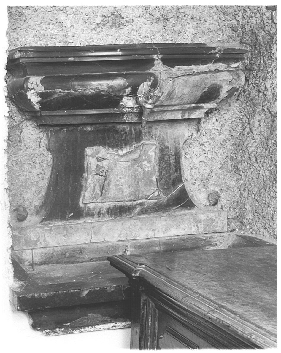 lavabo da sacrestia, opera isolata - bottega comasca (seconda metà sec. XVIII)