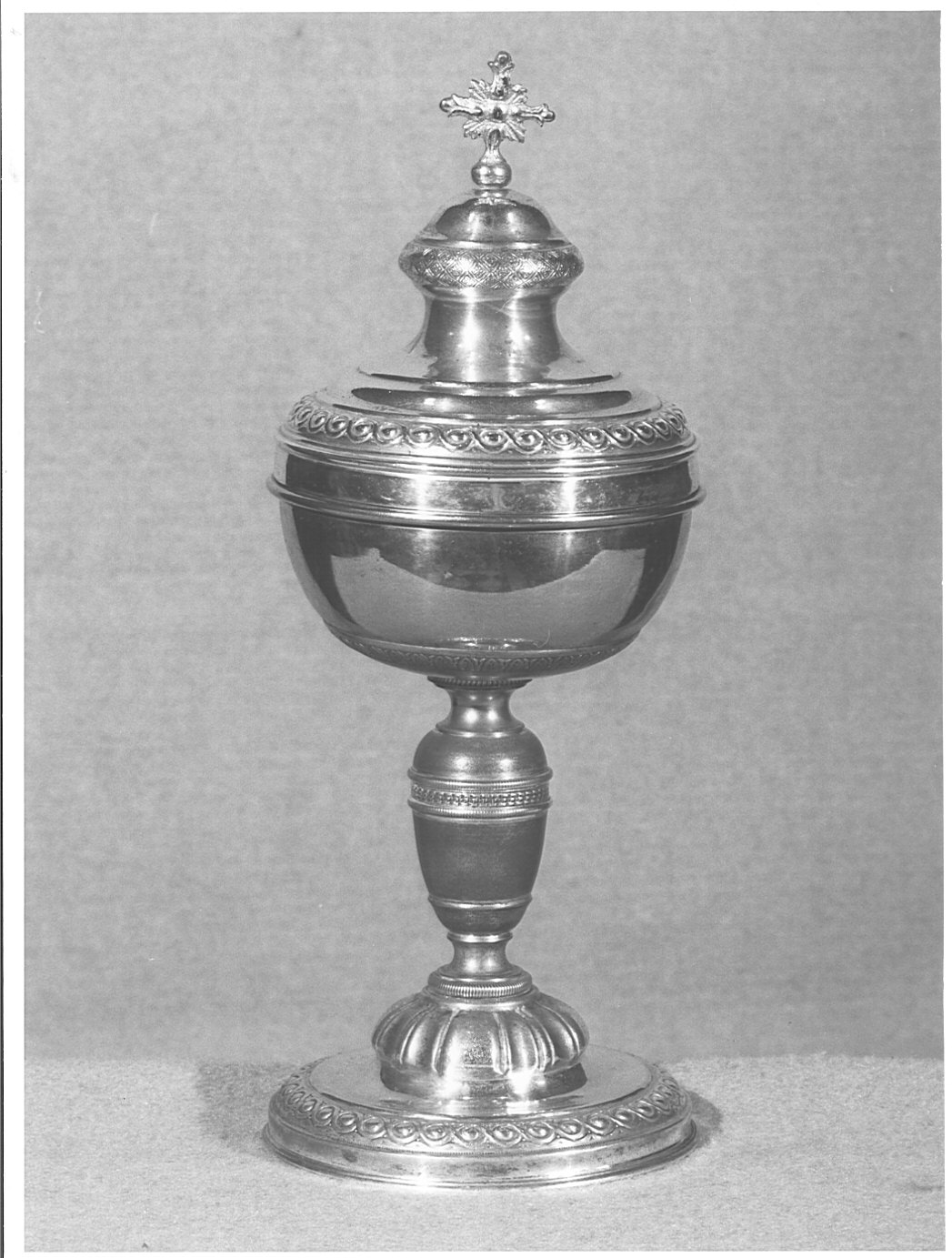 pisside, opera isolata - bottega comasca (prima metà sec. XX)