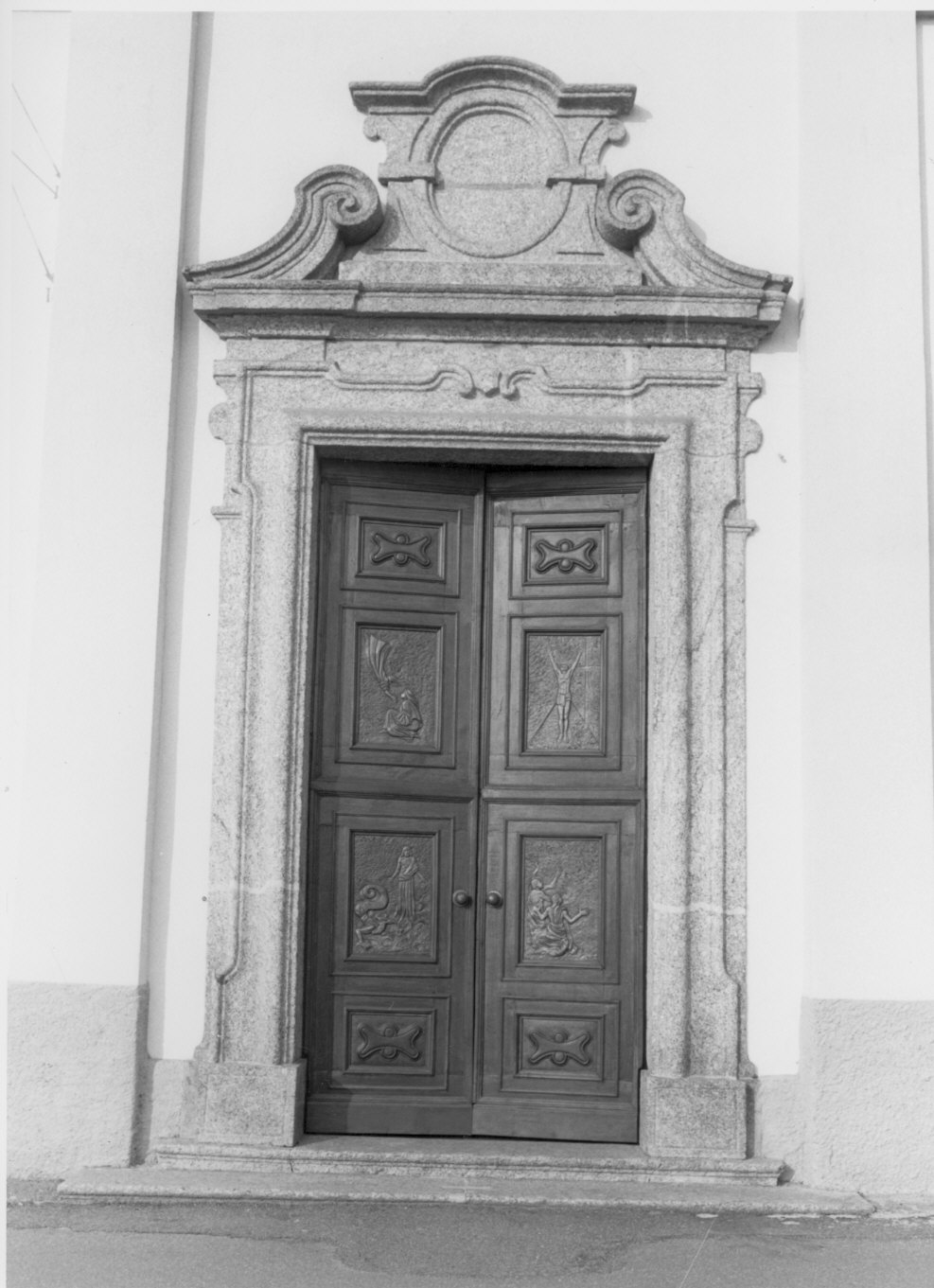 portale, opera isolata di Perolino Domenico (attribuito) (primo quarto sec. XVIII)