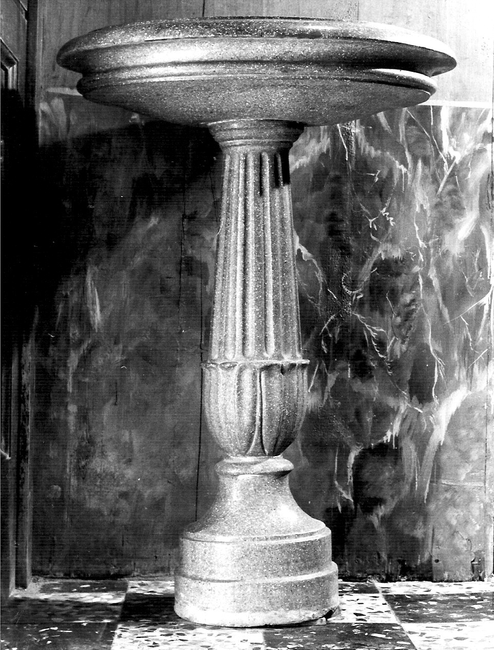 acquasantiera - a fusto, coppia di Ditta Ghilandi (sec. XX)