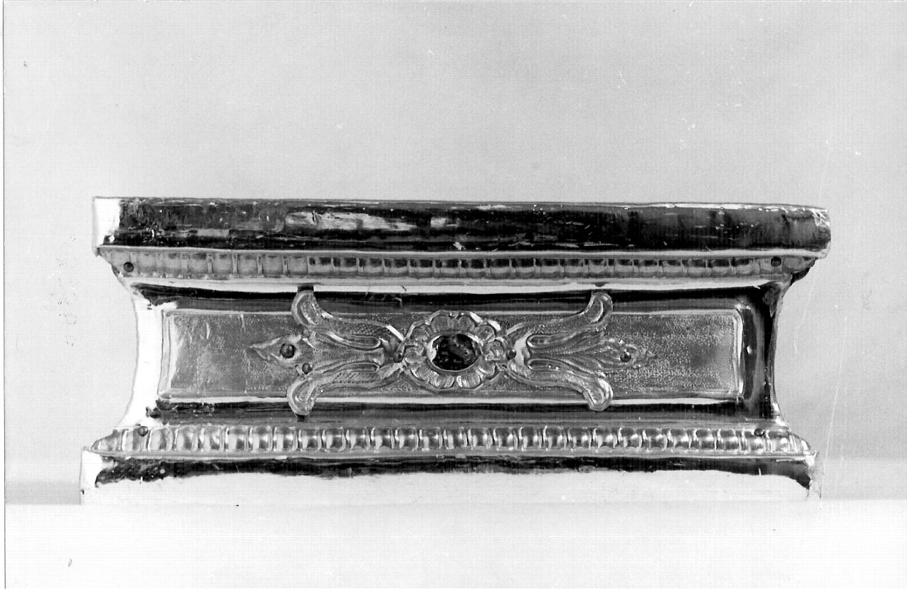 base, serie - bottega lombarda (sec. XIX)