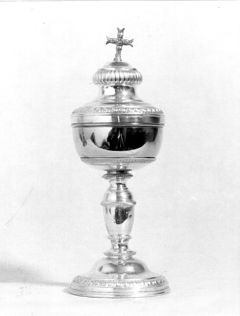 pisside, opera isolata - bottega lombarda (fine/inizio secc. XIX/ XX)