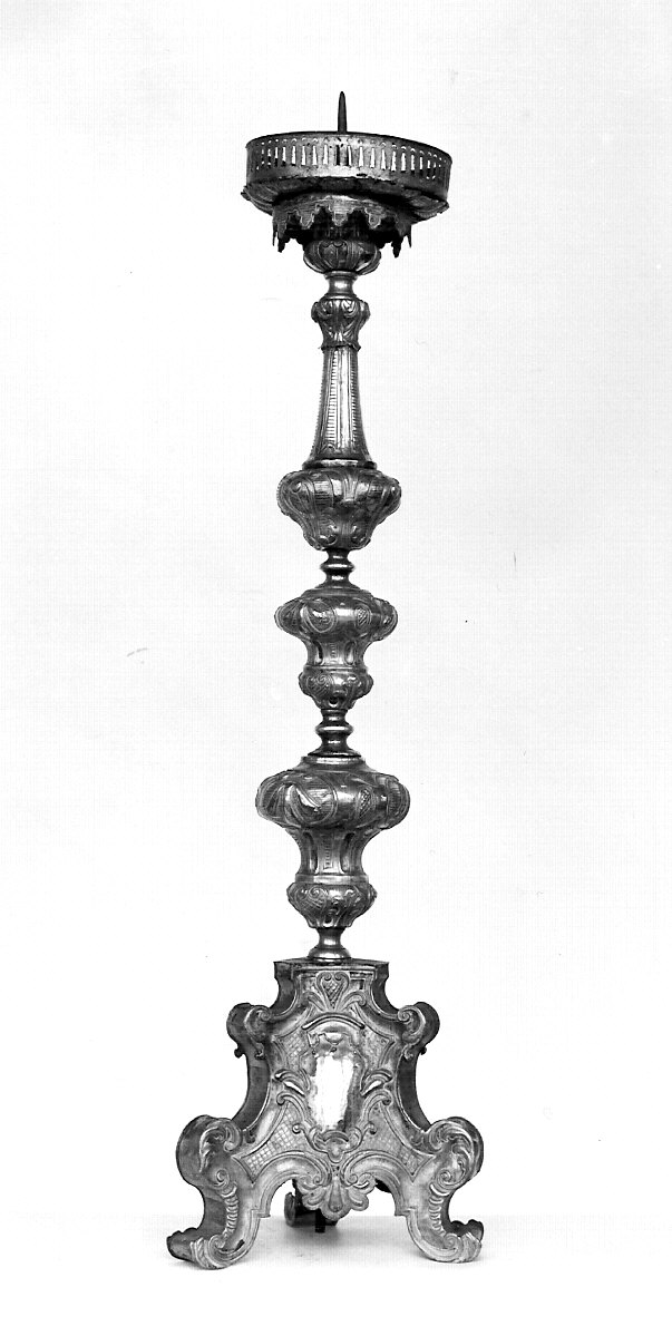 candeliere d'altare, serie - bottega lombarda (sec. XVIII)