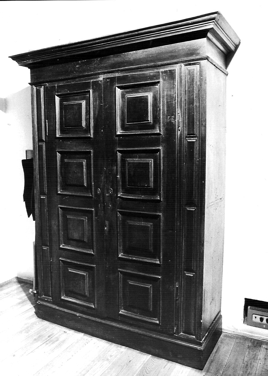 armadio, opera isolata - bottega lombarda (sec. XVII)