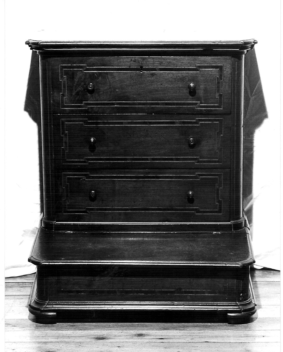 inginocchiatoio, opera isolata - bottega lombarda (prima metà sec. XX)