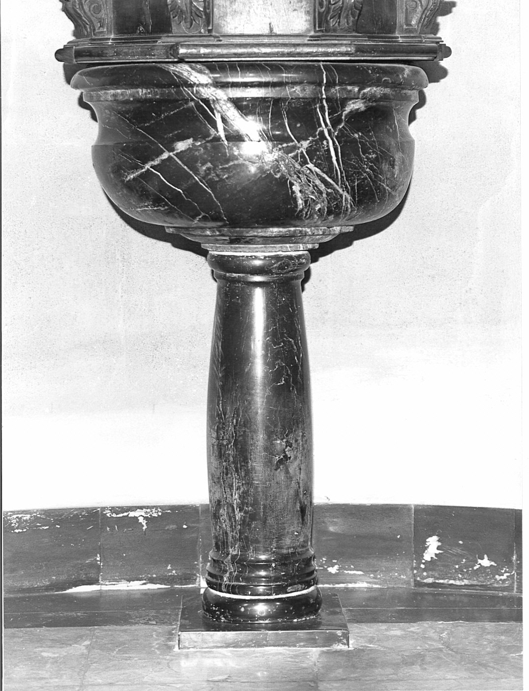 vasca battesimale, opera isolata - bottega lombarda (sec. XVI)