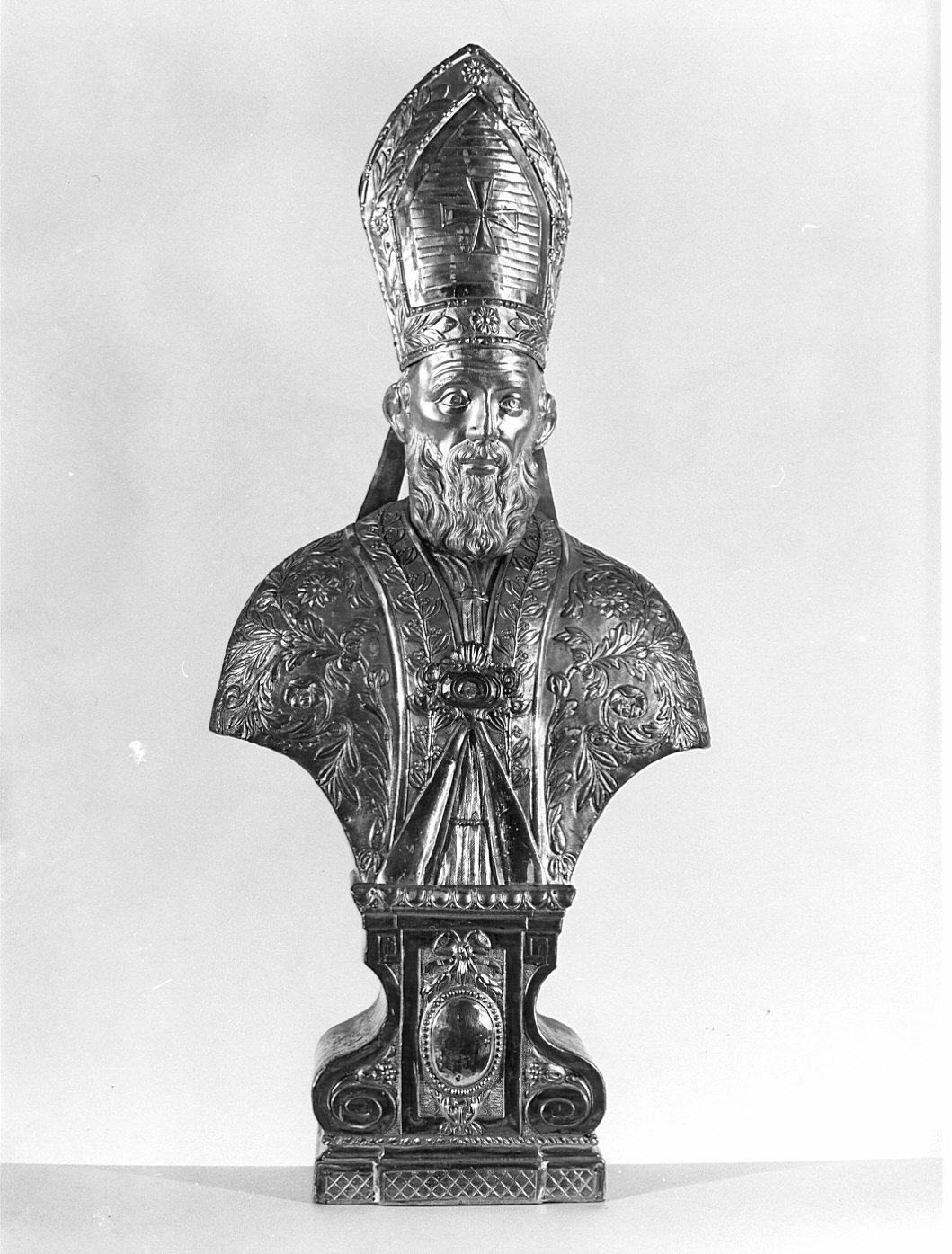 Santo vescovo (reliquiario - a busto, opera isolata) di Bovara Giuseppe (attribuito) (sec. XIX)