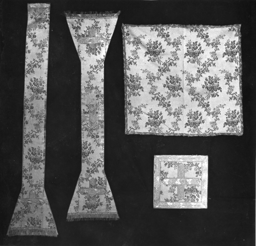 paramento liturgico, insieme - manifattura italiana (seconda metà sec. XIX)