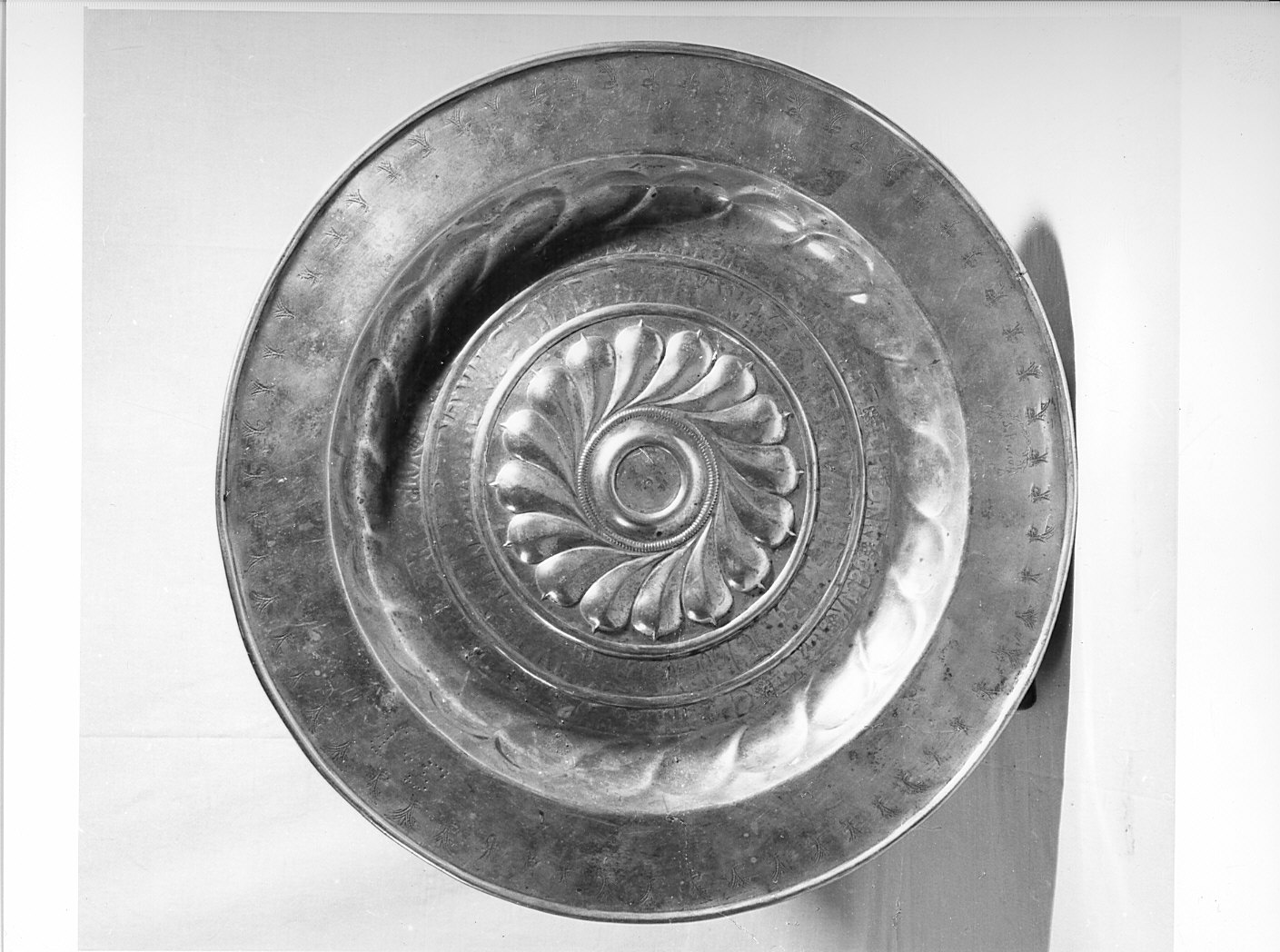 bacile - bottega lombarda (prima metà sec. XVI)