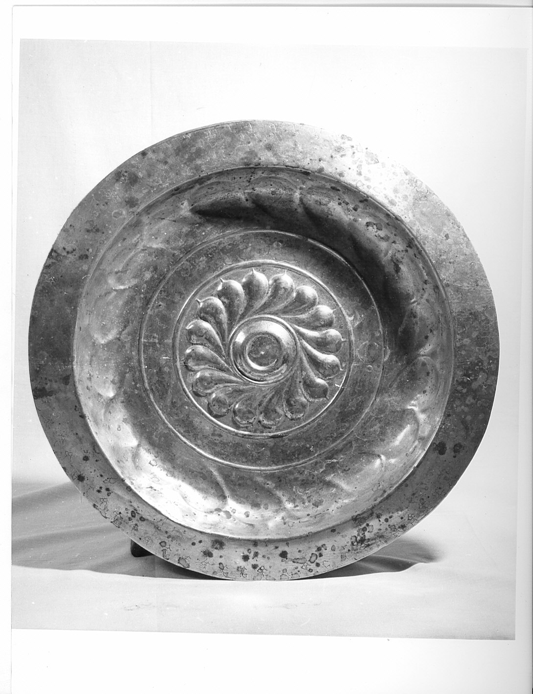 bacile - bottega lombarda (prima metà sec. XVI)