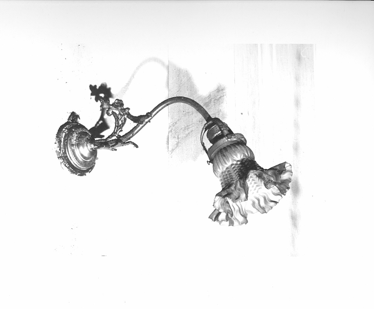 lampada, serie - bottega lombarda (sec. XX)