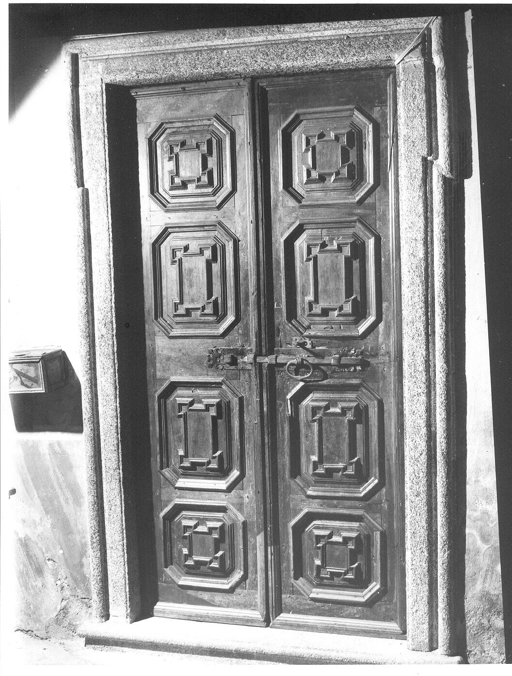 porta - a due battenti, opera isolata - bottega lombarda (sec. XVIII)