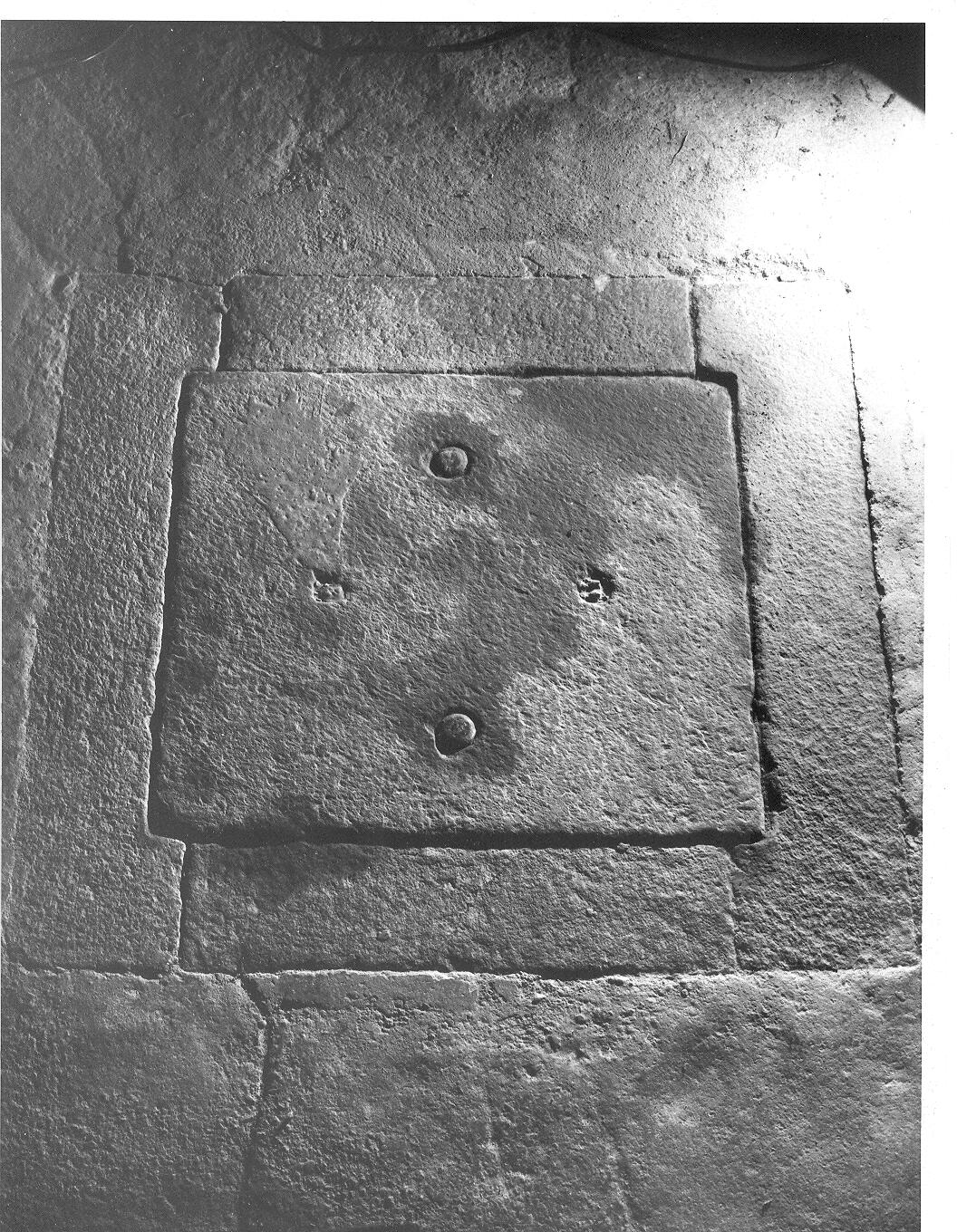 lapide, opera isolata - bottega lombarda (sec. XVIII)