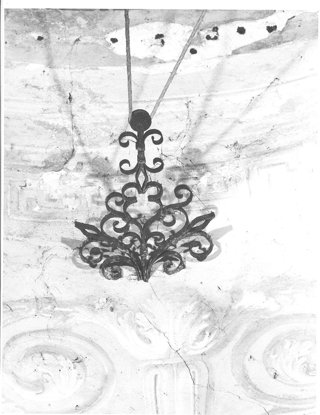 reggilampada, opera isolata - bottega lombarda (sec. XVIII)