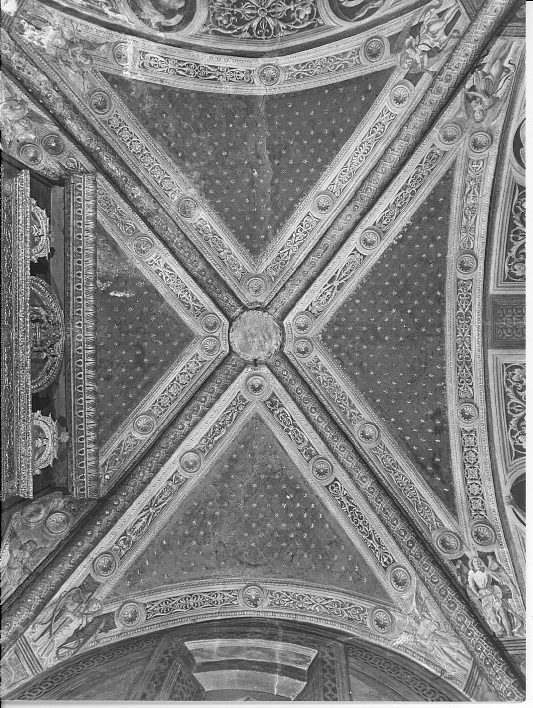 angeli musicanti/ motivi decorativi geometrici (dipinto murale, ciclo) - ambito lombardo (sec. XVI)