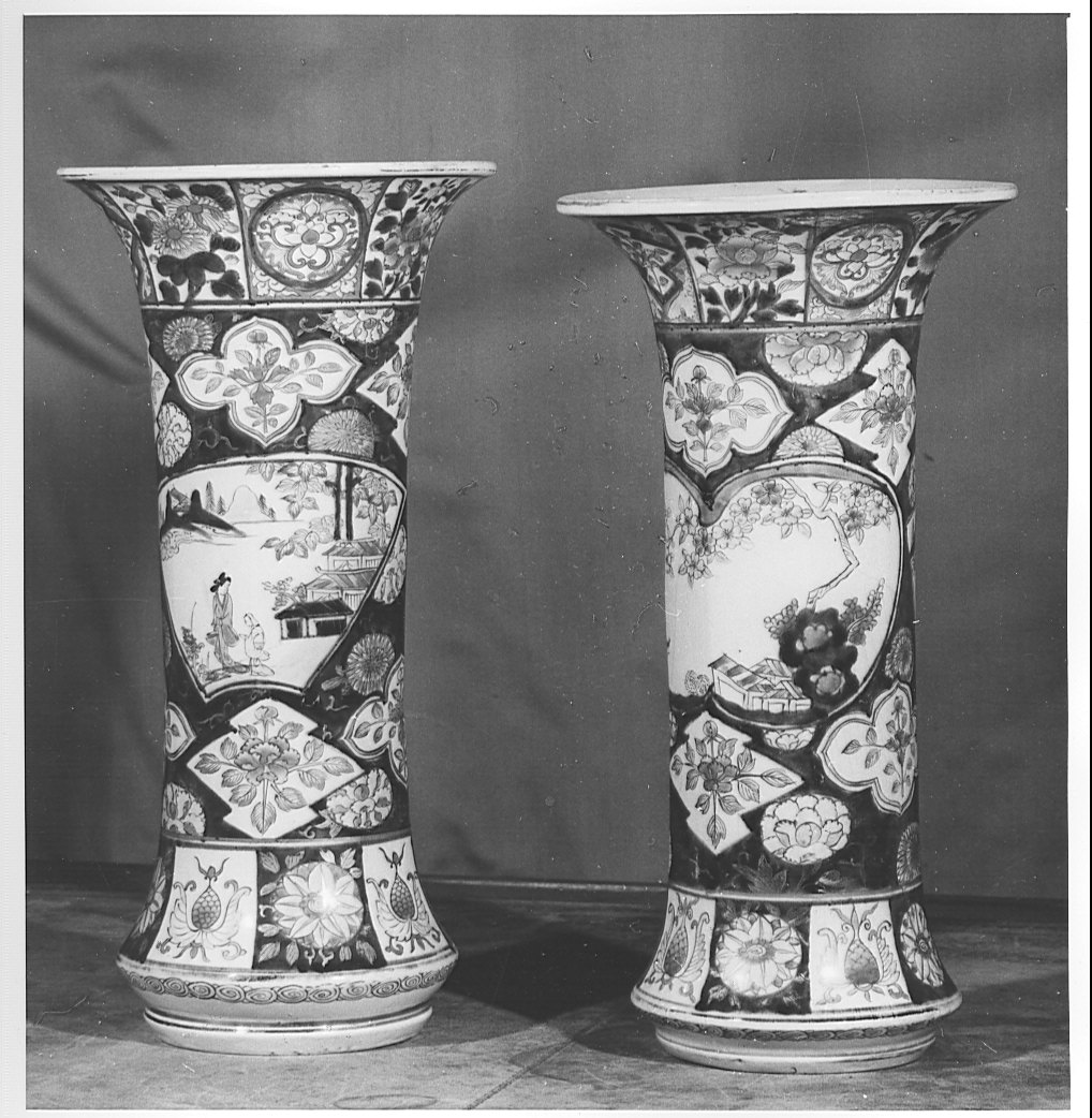 vaso, coppia - bottega giapponese (fine/inizio secc. XVII/ XVIII)