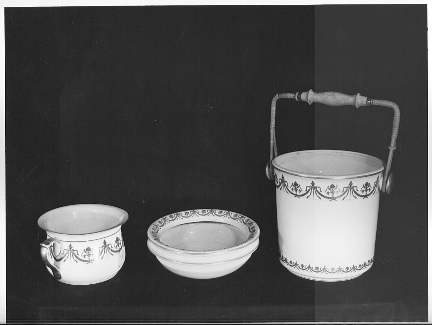 secchio, elemento d'insieme - bottega francese (sec. XX)