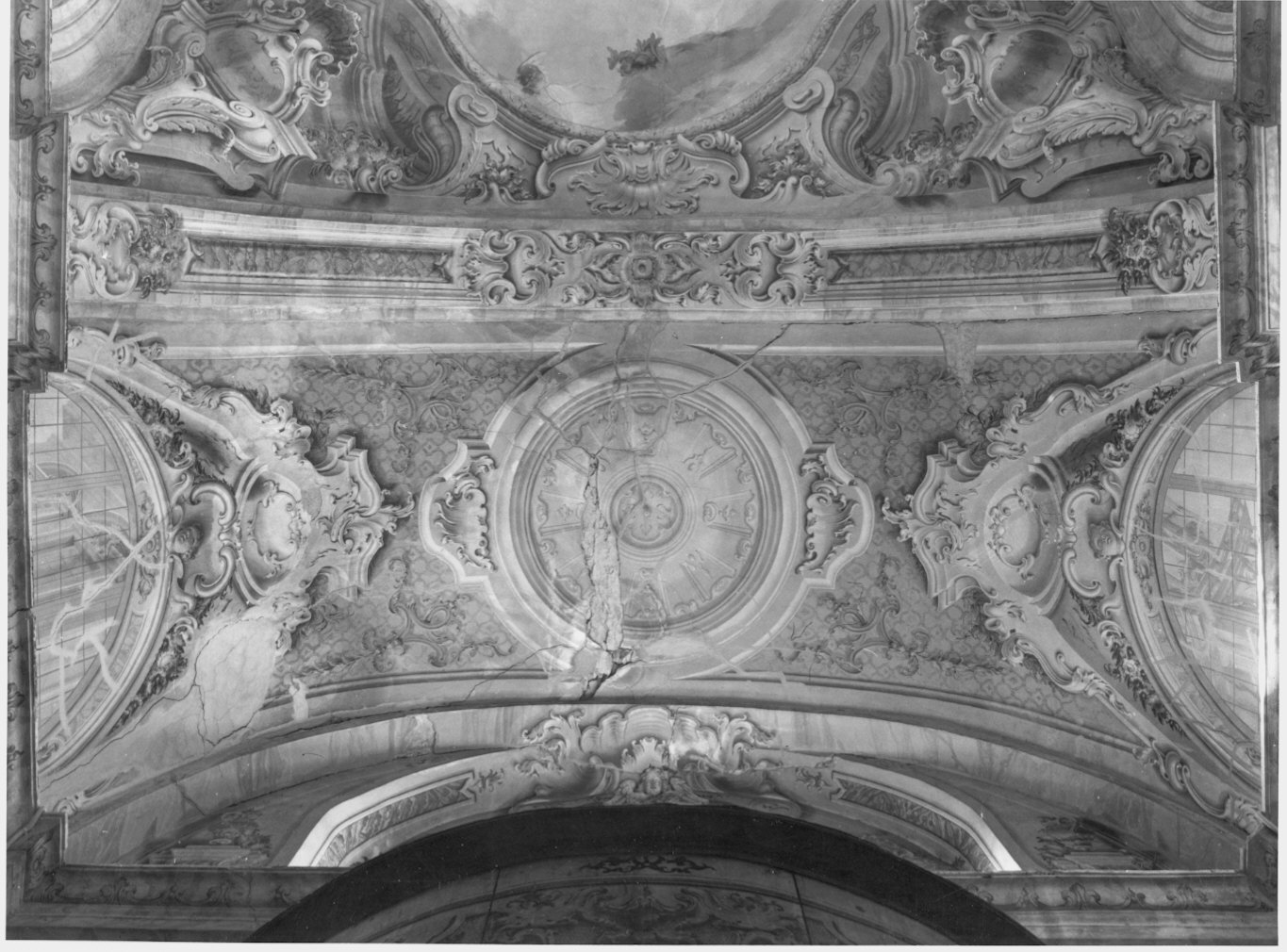 architettura illusionistica (dipinto murale) di Ligari Cesare (bottega) (metà sec. XVIII)