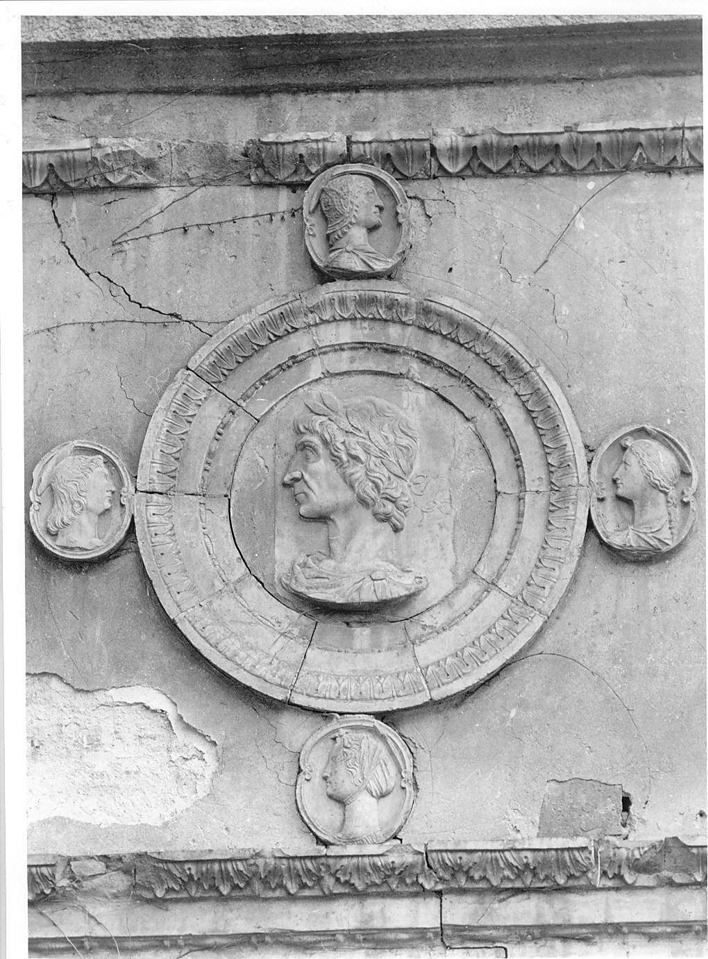 testa di imperatore (decorazione plastica, opera isolata) - bottega lombarda (fine/inizio secc. XV/ XVI)