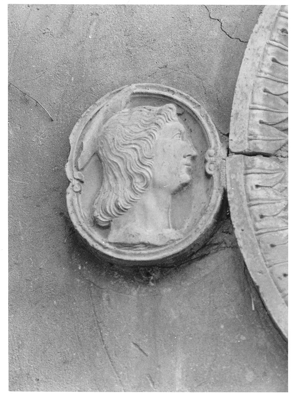 santo (decorazione plastica, opera isolata) - bottega lombarda (fine/inizio secc. XV/ XVI)