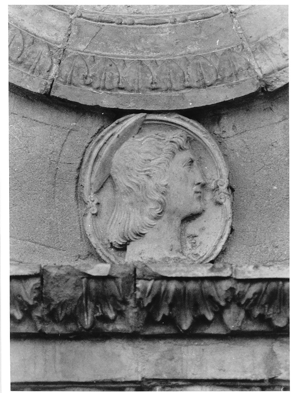 santo (decorazione plastica, opera isolata) - bottega lombarda (fine/inizio secc. XV/ XVI)