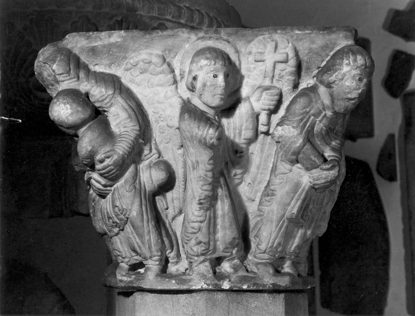 Annunciazione (capitello figurato) - bottega lombarda (terzo quarto sec. XII)