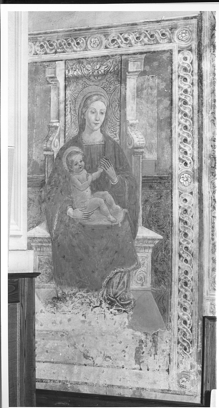 Madonna con Bambino (dipinto murale, elemento d'insieme) - ambito lombardo (sec. XVI)