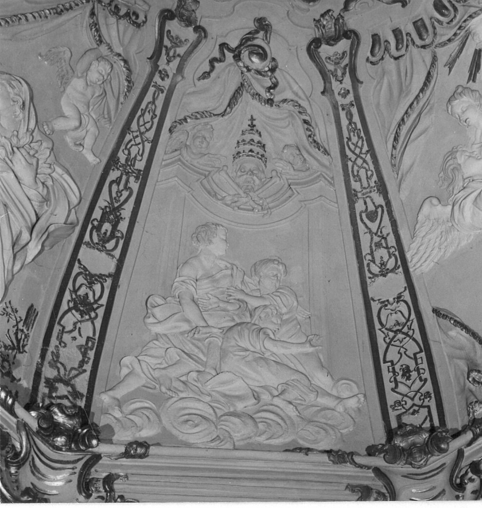 Figura di donna con due figli, Figura di donna con due figli (decorazione plastica, elemento d'insieme) - bottega lombarda (sec. XVIII)