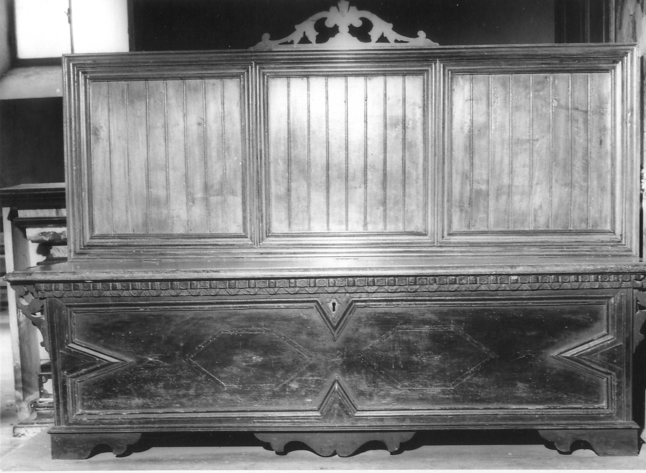 cassapanca, opera isolata - bottega lombarda (sec. XVII, sec. XX)