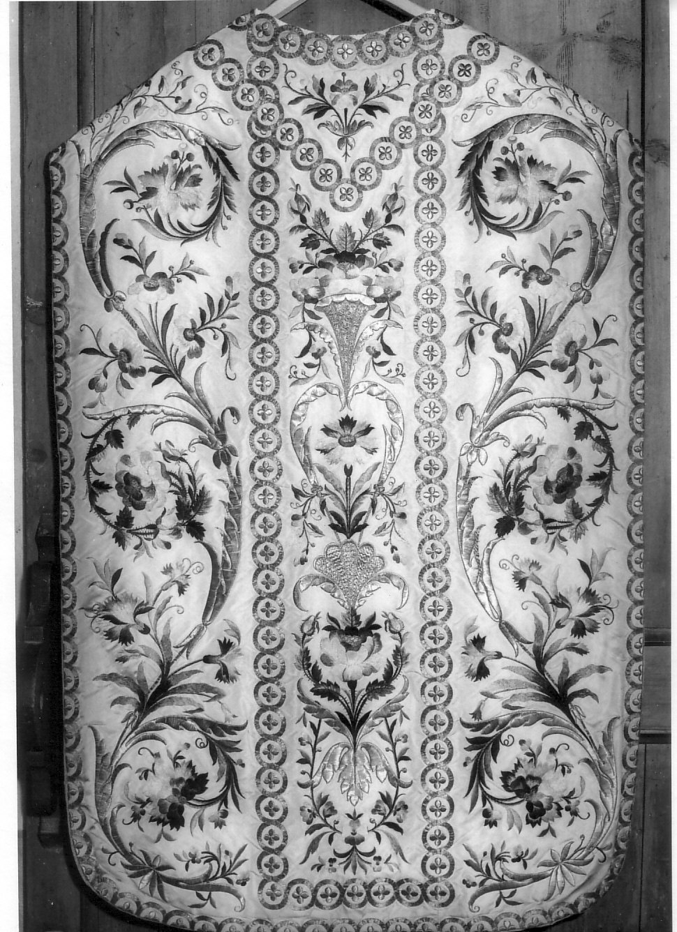 paramento liturgico, insieme - manifattura lombarda (secc. XVIII/ XIX)