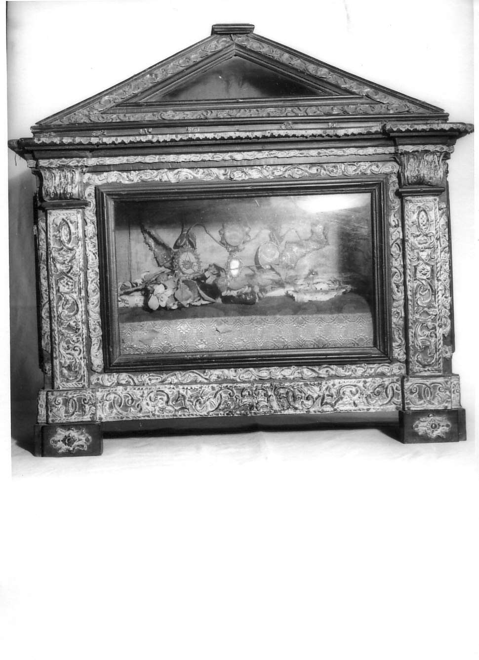 reliquiario - a cassetta, serie - bottega lombarda (secc. XVII/ XVIII)