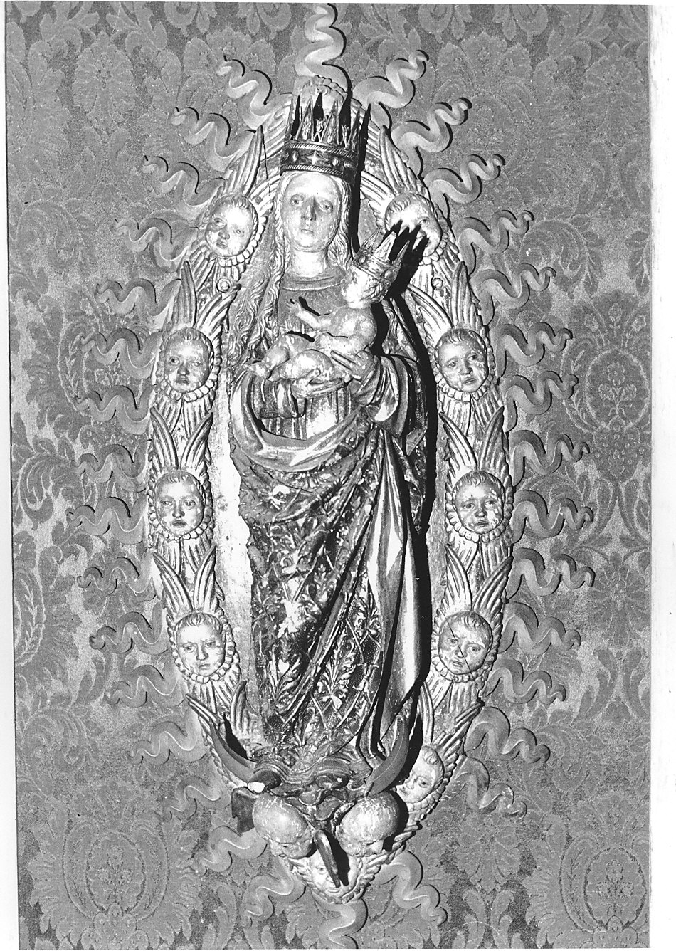 Madonna con Bambino (rilievo, opera isolata) - bottega lombarda (fine/inizio secc. XV/ XVI)