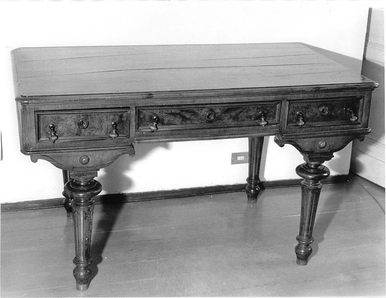 scrivania, opera isolata - bottega lombarda (seconda metà sec. XIX)