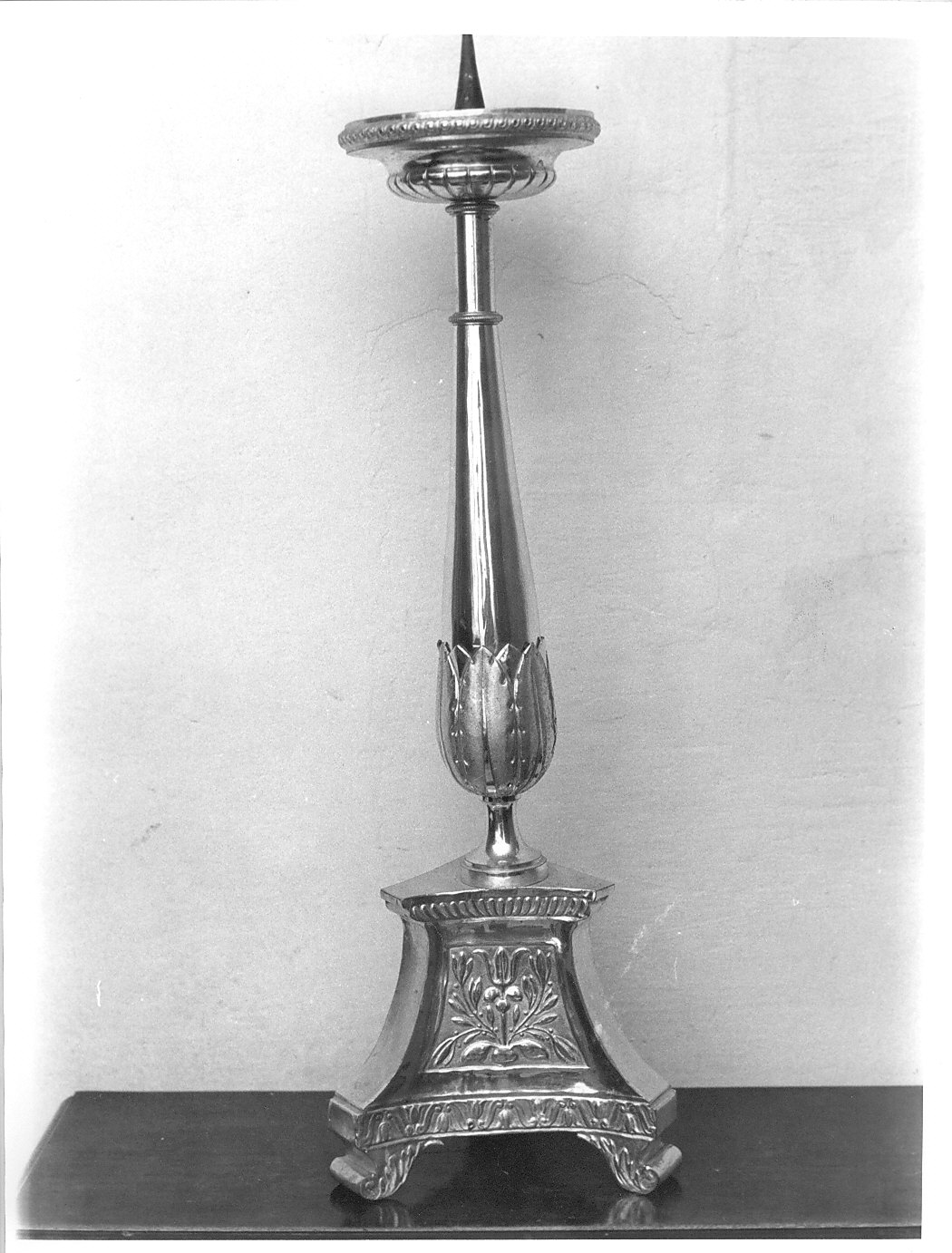 candeliere, serie - bottega dell'Italia settentrionale (sec. XIX)