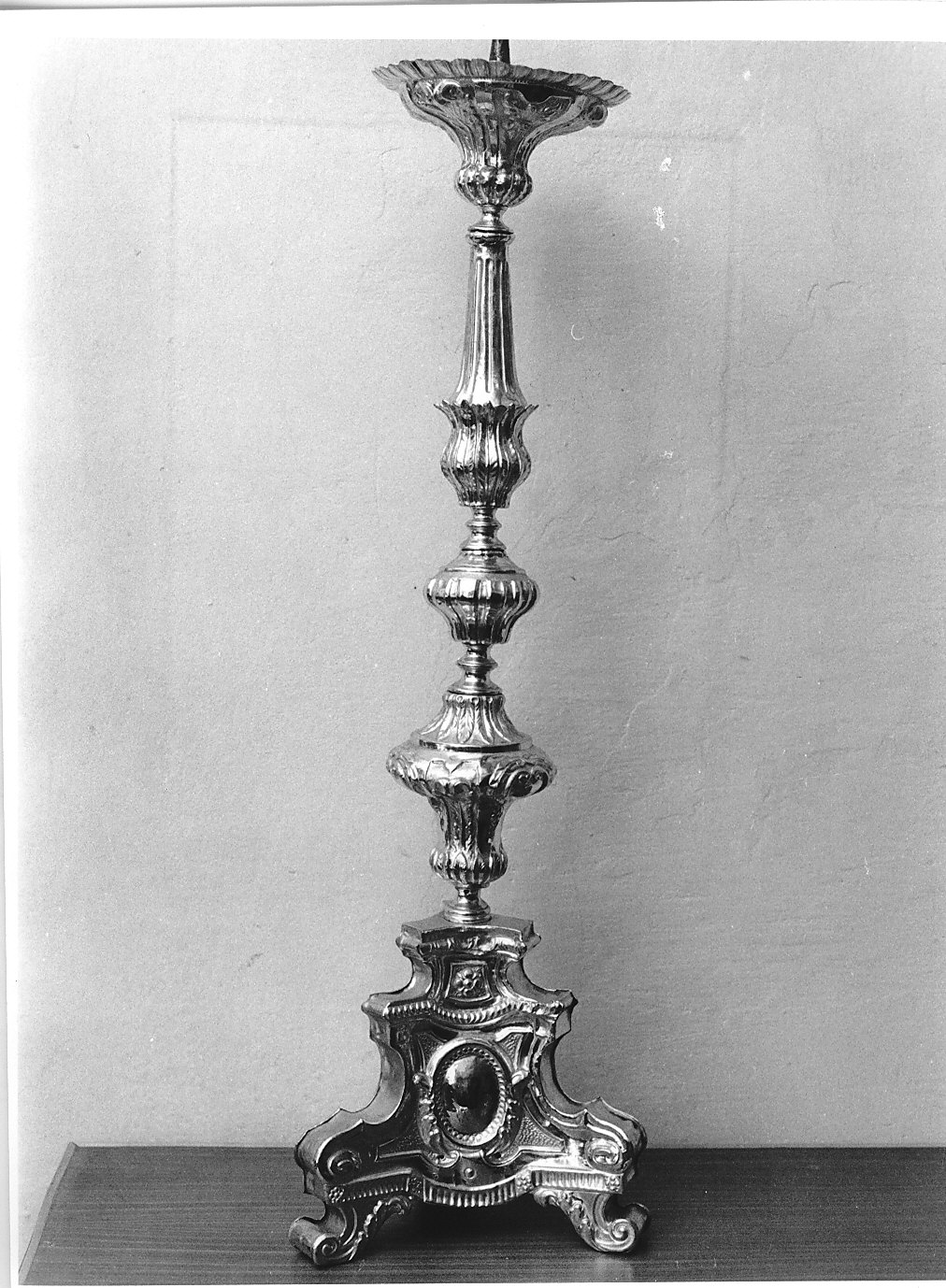 candeliere d'altare, serie - bottega pavese (fine sec. XVIII)