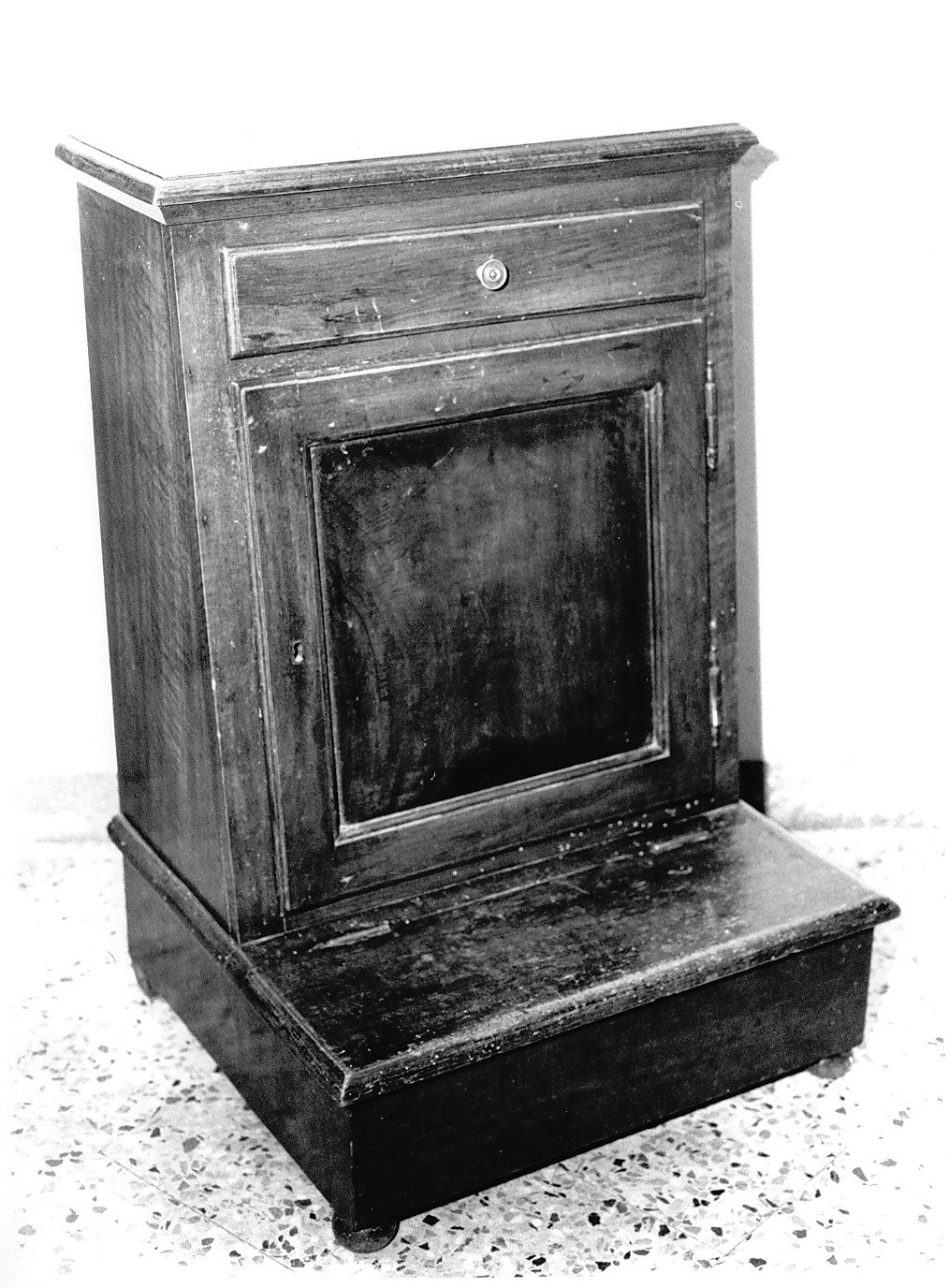 inginocchiatoio da sacrestia, serie - bottega pavese (sec. XIX)