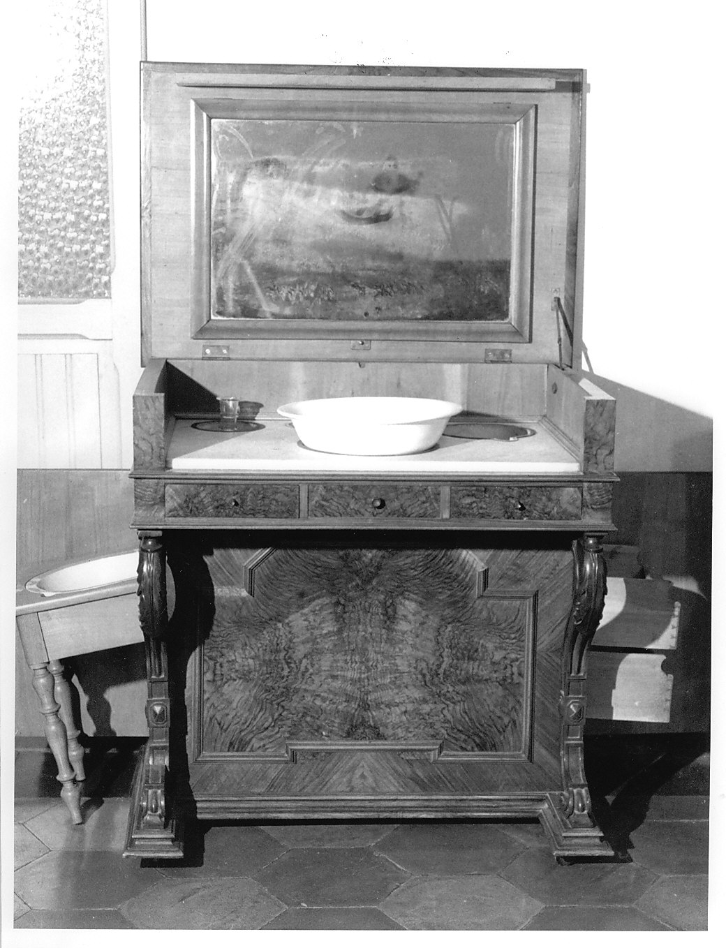 mobile, opera isolata - bottega lombarda (seconda metà sec. XIX)