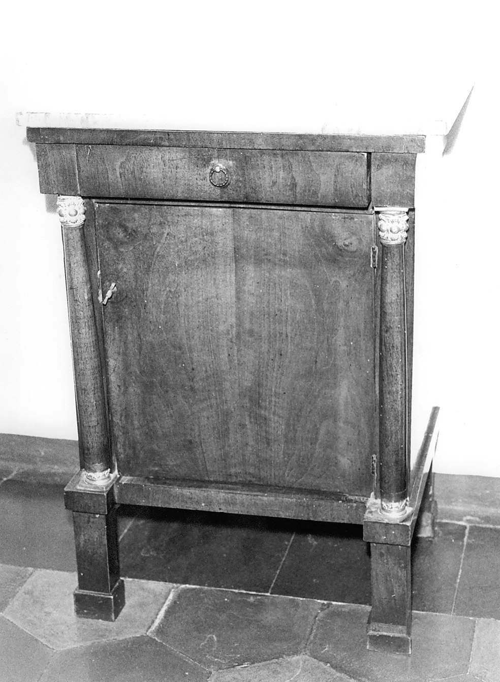 comodino, opera isolata - bottega lombarda (inizio sec. XIX)