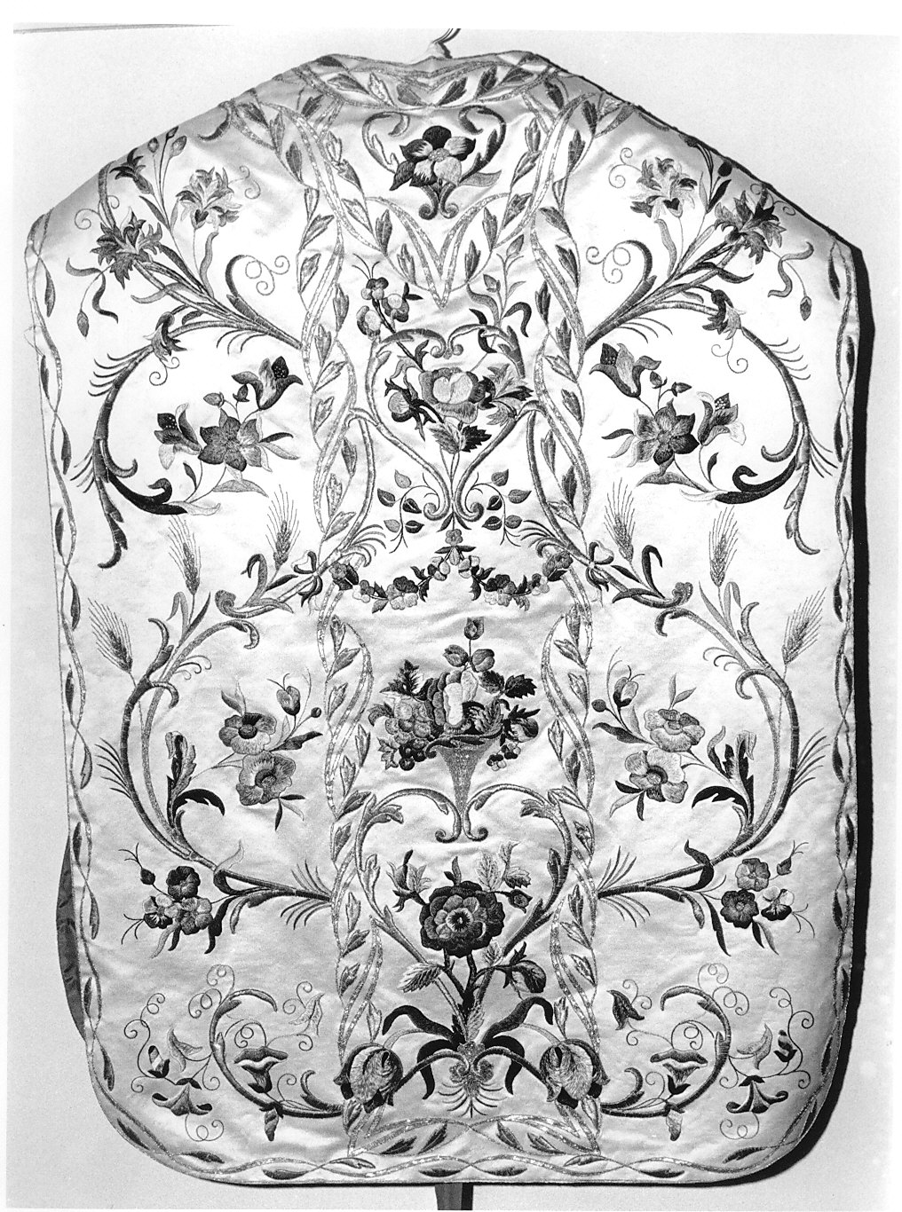 paramento liturgico, insieme - manifattura lombarda (fine/inizio secc. XVIII/ XIX)