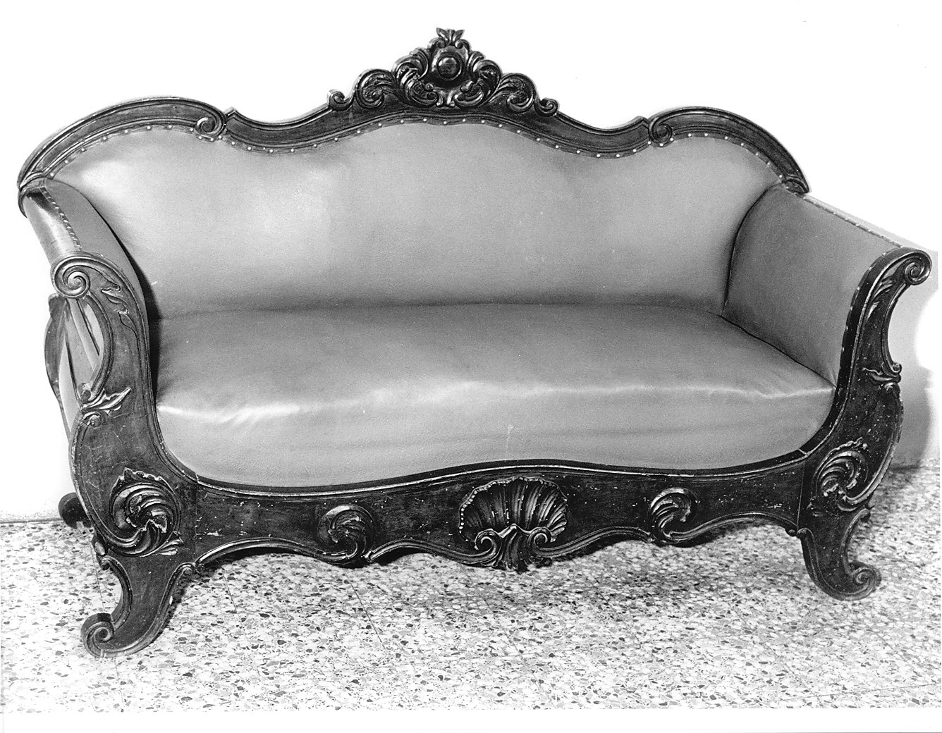 divano, opera isolata - bottega lombarda (prima metà sec. XIX)