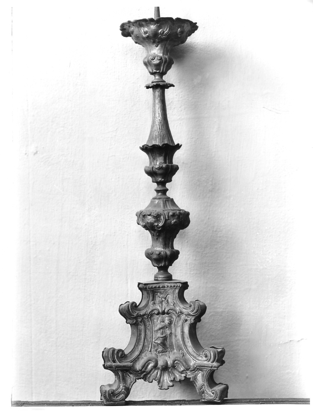 candeliere d'altare, serie - bottega lombarda (sec. XVIII)