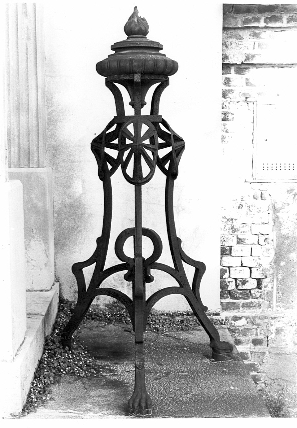 lampada, serie - bottega torinese (seconda metà sec. XIX)