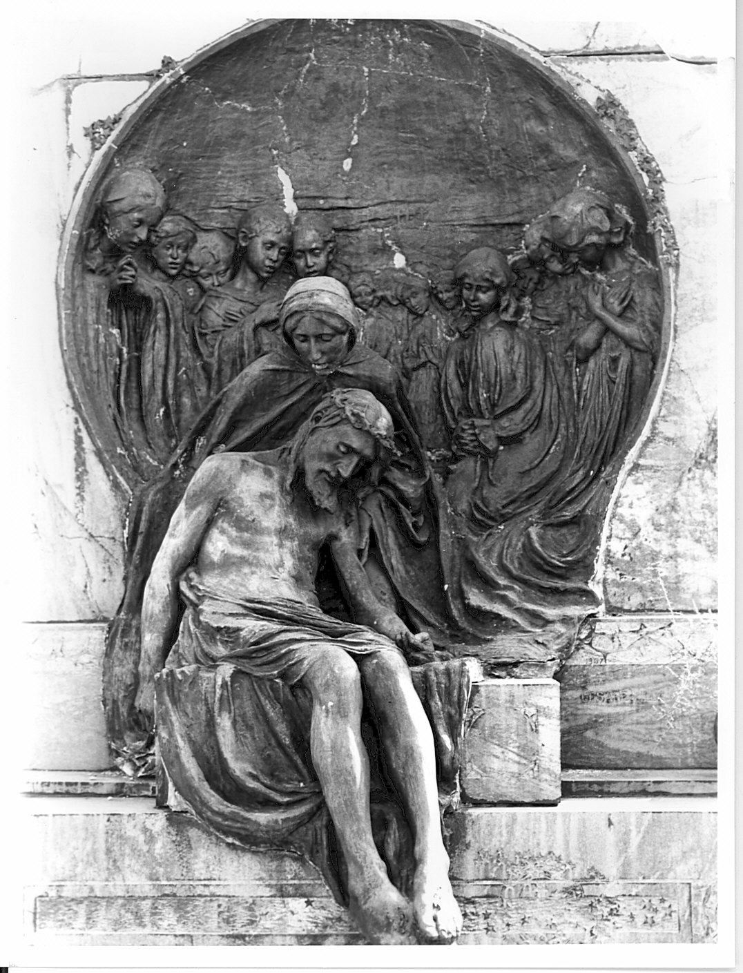 deposizione di Cristo dalla croce (rilievo) di Villa Cesare (sec. XX)