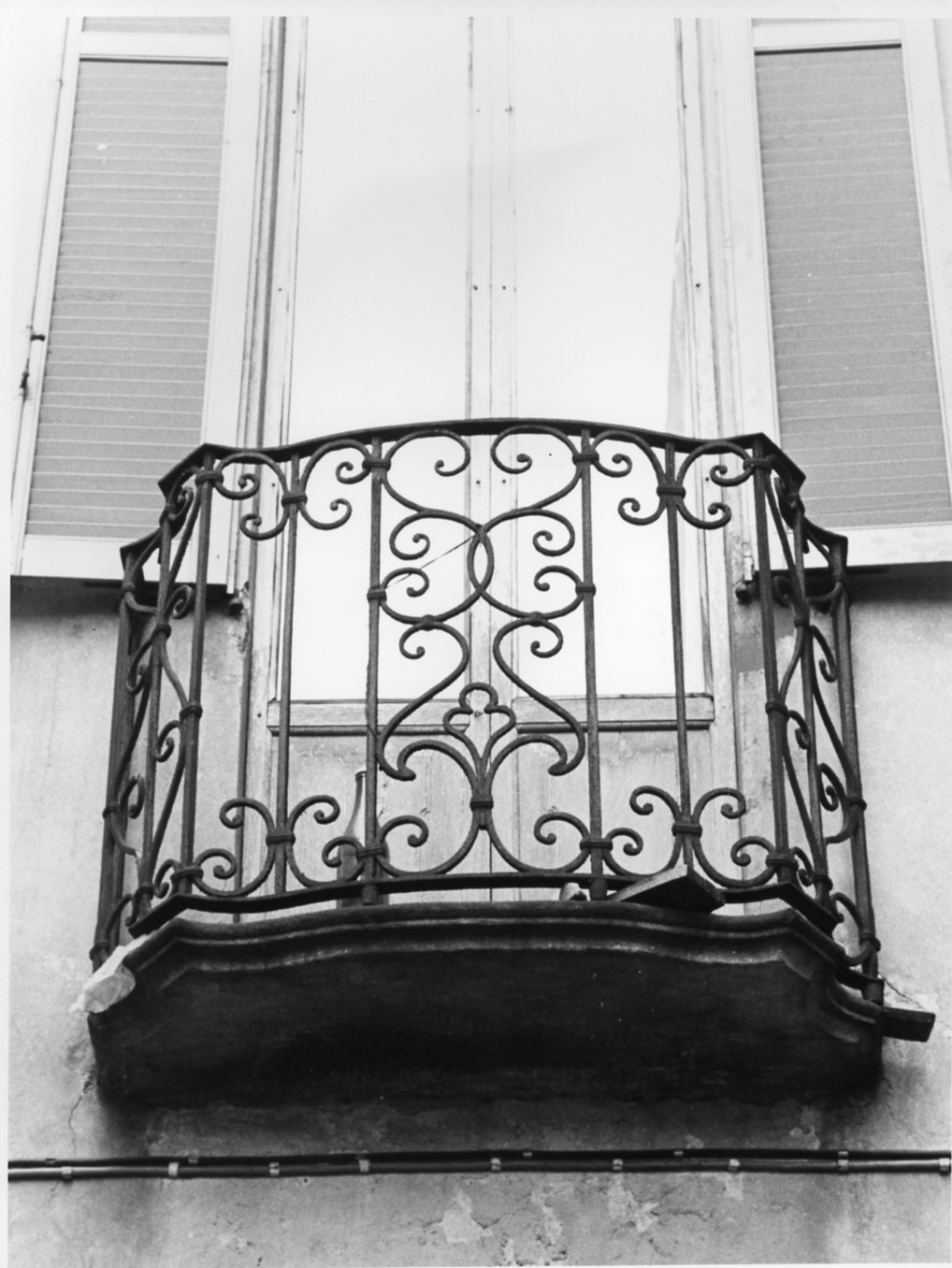 ringhiera di balcone, opera isolata - bottega lombarda (seconda metà sec. XVIII)