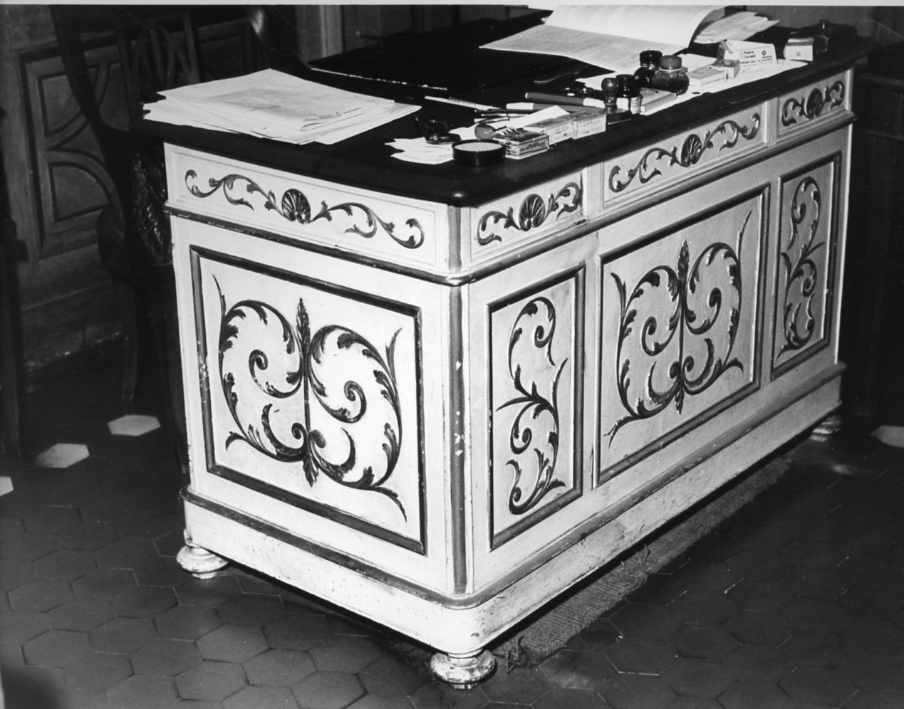 scrivania, opera isolata - bottega italiana (seconda metà sec. XIX)