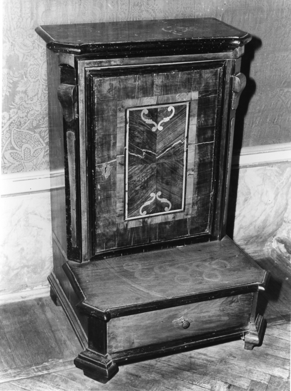 inginocchiatoio, opera isolata - bottega lombarda (sec. XVIII)