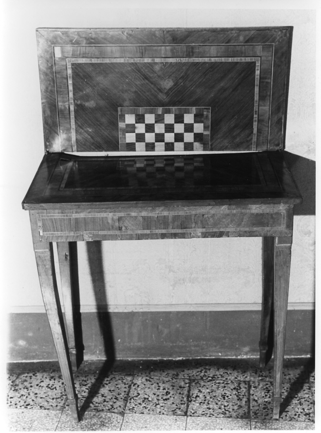 tavolino da gioco, opera isolata - bottega lombarda (sec. XIX)