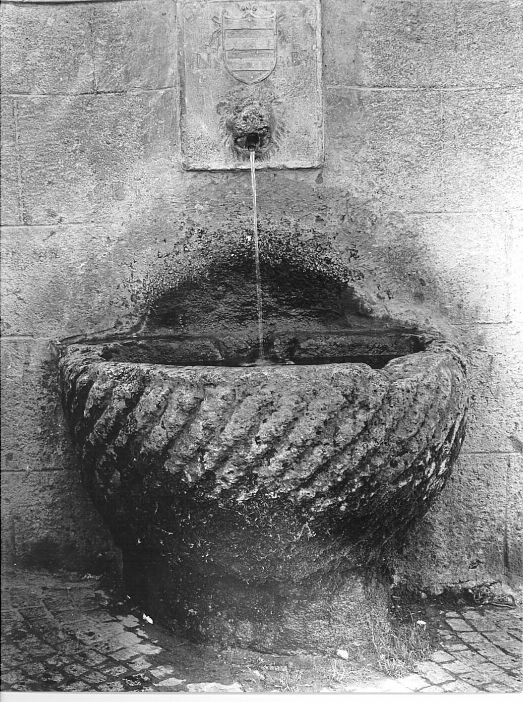 fontana - bottega lombarda (sec. XVII)