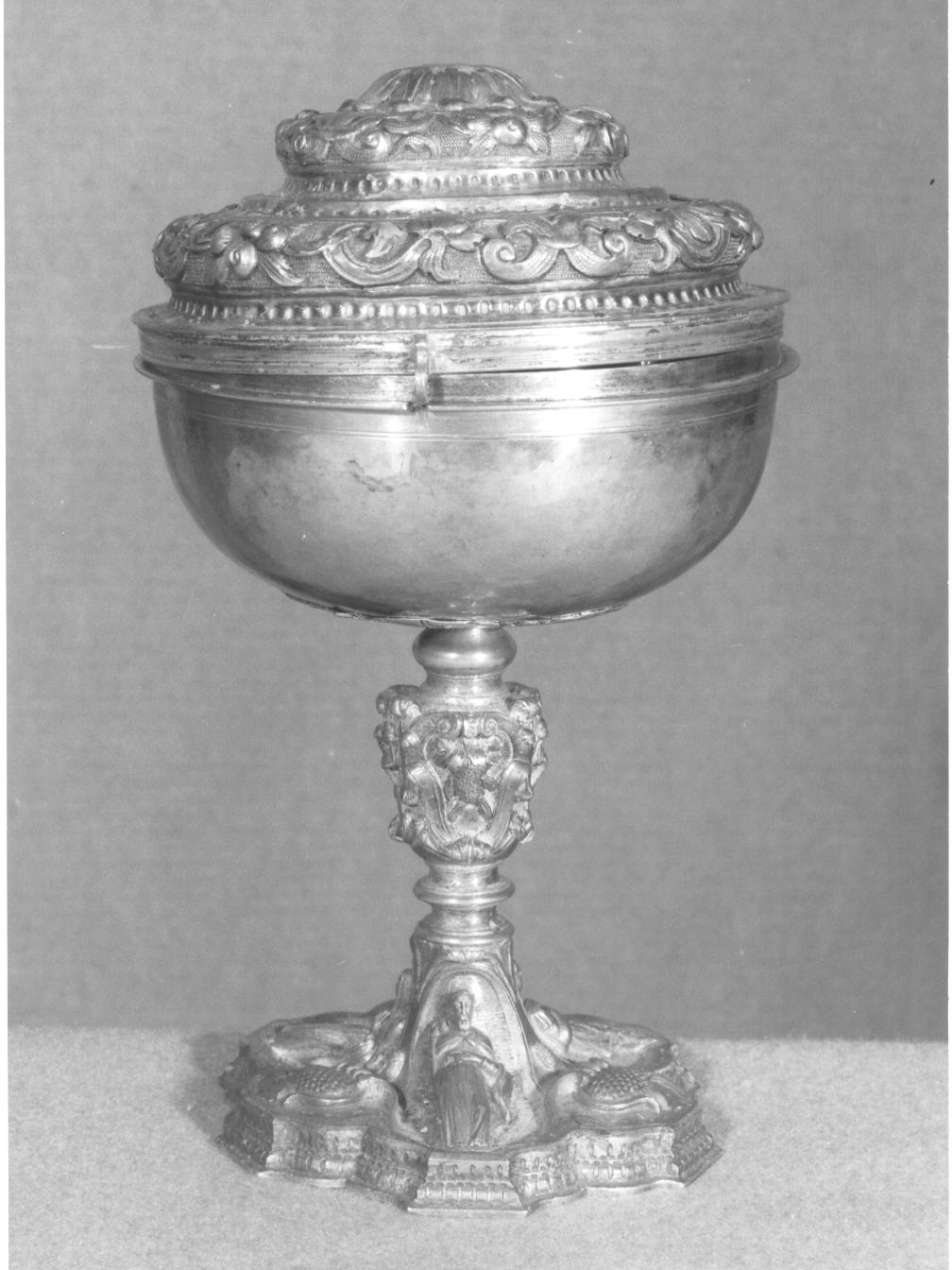 pisside, opera isolata - bottega lombarda (fine/inizio secc. XVI/ XVII)